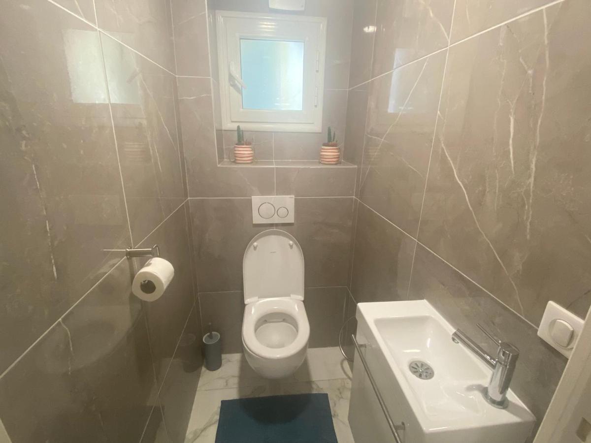 Ferienwohnung 3 Pieces Climatise En Rez De Jardin Avec Piscine Villeneuve-Loubet Exterior foto